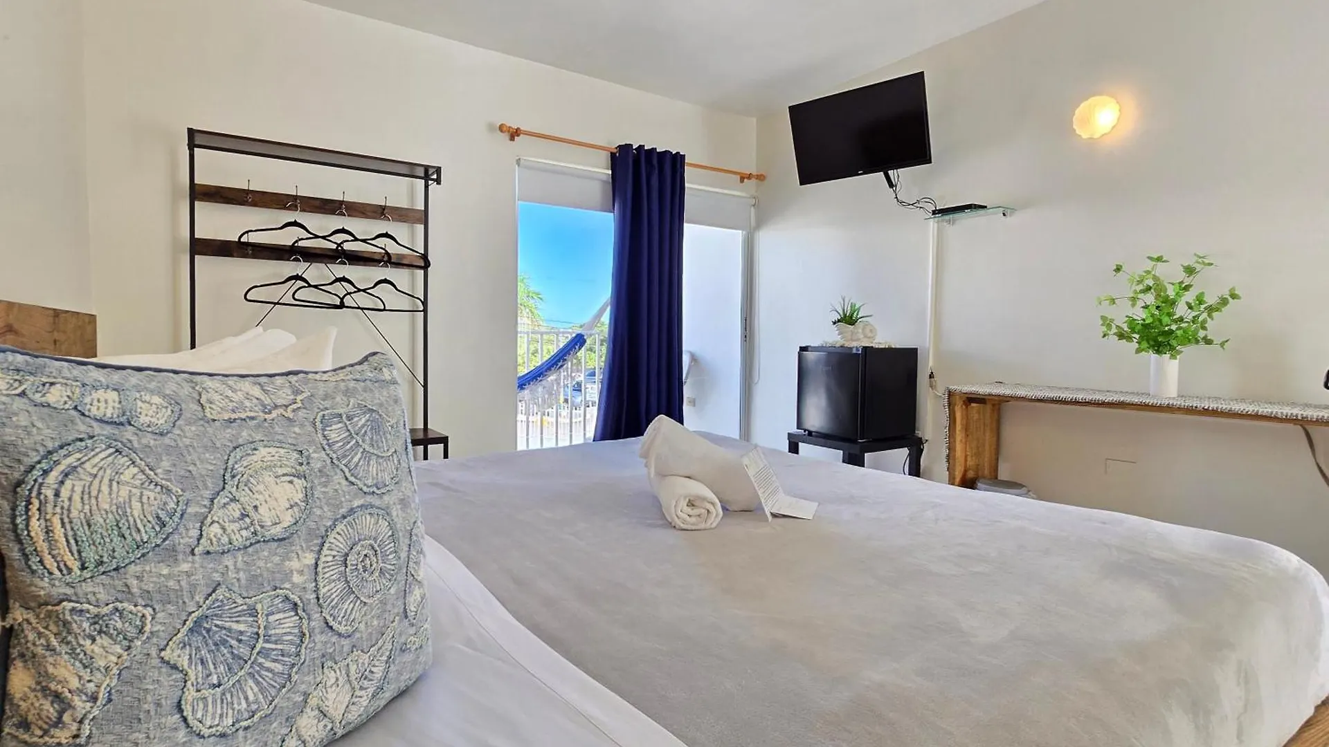 Nautilus By La Jamaca Hotels-Downtown La Parguera Las Las Lajas